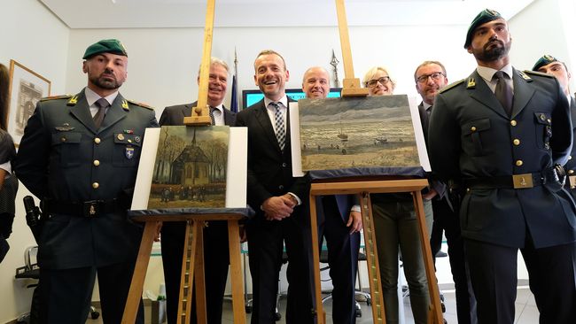 Sebanyak 50 karya Van Gogh dihadirkan dalam pameran bertajuk 'Van Gogh and the Seasons' di Melbourne, Australia.
