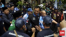 Tahun Baru Gerilya, Agus Yudhoyono Diprotes Keluarga