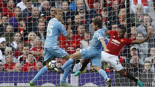 Kemenangan di depan mata Manchester United melayang setelah Joe Allen menyamakan kedudukan untuk Stoke City.