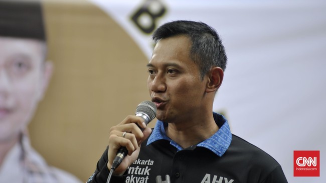 Agus mengingatkan setiap timses bersiap bukan untuk saling menjatuhkan. Dia minta timnya melakukan sosialisasi program dibandingkan menjatuhkan pihak lain.