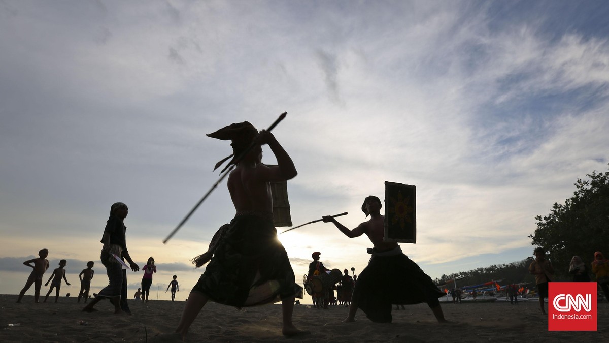 Mengayuh Sepeda, Menikmati Keindahan Alam Lombok