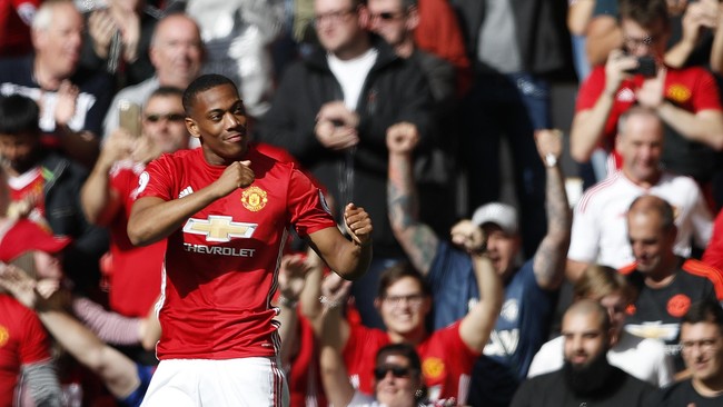 Agen Anthony Martial, Philippe Lamboley, membeberkan pemainnya ingin mencari jam bermain lebih banyak setelah sering dicadangkan di ManUtd.