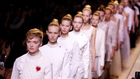Dior Incar Kaum Millennial Lewat Desain Eklektik