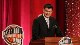 Nomor Punggung Yao Ming di Houston Rockets Pensiun