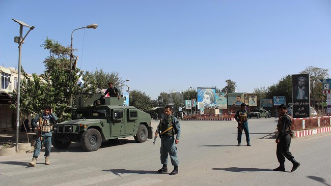 Kelompok Taliban kini menyangkal laporan yang menyatakan dewan syura mereka sepakat melakukan gencatan senjata di Afghanistan.