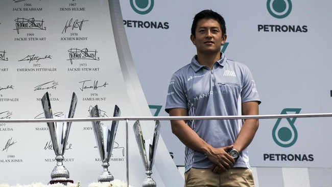 Mantan pembalap Formula 1 (F1) Indonesia Rio Haryanto bakal mengakhiri masa lajang dengan melamar keponakan Menparekraf Sandiaga Uno, Minggu (26/5).