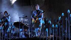 Bon Iver Pamer Lagu Baru di Kampanye Virtual Bernie Sanders