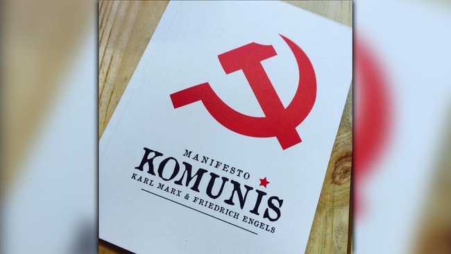 Empat warga Malaysia ditangkap saat ikut serta pada Indonesia International Book Fair di Jakarta. Alasannya, mereka menjual buku tentang manifesto komunis.