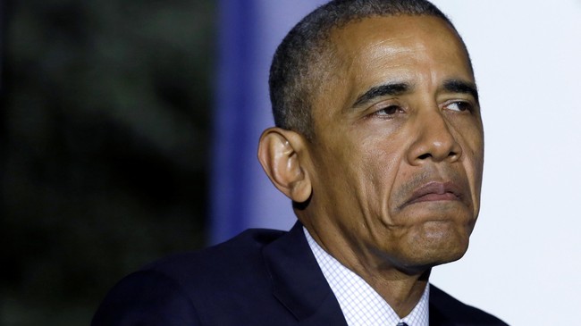 Obama mengkritik langkah FBI yang akan meninjau kembali skandal email capres AS dari Demokrat, Hillary Clinton, hanya beberapa hari menjelang pilpres digelar.