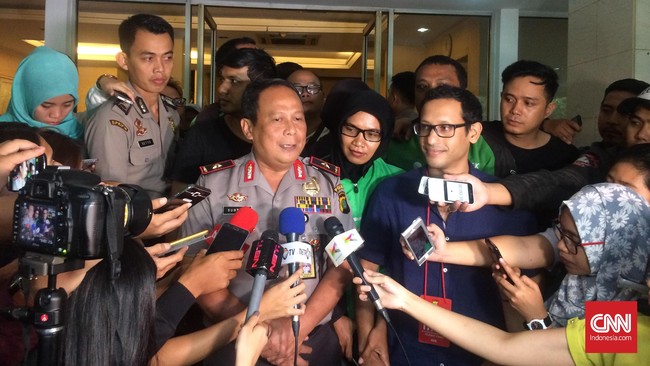 Agar bisa memahami perbedaan itu, Polda Metro Jaya mengeluarkan buku pedoman peraturan dan perundang-undangan Pilkada Serentak 2017.