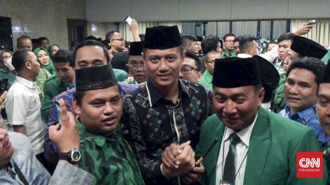 Sebanyak 49 legislator diturunkan PPP untuk mendukung Agus-Sylvi. Tak seperti pilkada di daerah lain yang diurusi DPD, Jakarta dipegang langsung oleh DPP PPP.