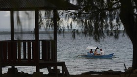 Tiga Wisatawan Meninggal Usai Perahu Terbalik di Cikoncang