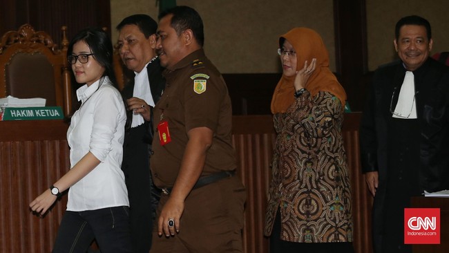 Hari ini Jessica Kumala Wongso akan menghadapi vonis kasus pembunuhan setelah sidang sejak empat bulan lalu. Ia dituntut 20 tahun penjara oleh jaksa.