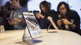 Google Pixel Diramal Laku Hingga Enam Juta Unit pada 2017