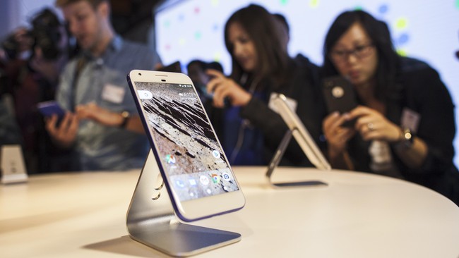 Jelang peluncuran Pixel 2, Google mulai membocorkan sejumlah fitur unggulan dalam sebuah video yang diunggah melalui YouTube.