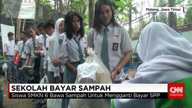 Murid SMKN 6 Malang Bayar Iuran Sekolah dengan Sampah