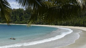 Ragam Atraksi Wisata di Pantai Bido