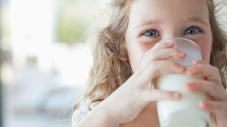 Meskipun banyak pro dan kontra terkait susu pasteurisasi, Bunda juga harus tahu manfaatnya untuk tubuh serta cara tepat menyimpannya.
