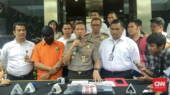 Tersangka Samudera mengaku melihat username dan password videotron tampil di layar LED lalu difoto. Saat dicek penyidik, di HP tidak ada foto itu.