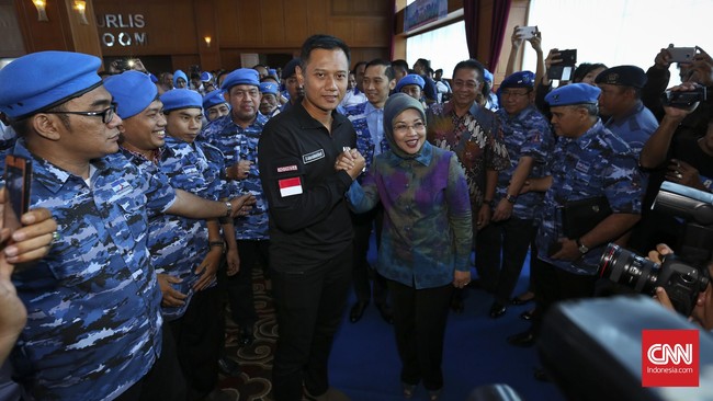 Di era demokrasi, menurut Agus, setiap ormas boleh mengekspresikan gagasannya. Namun cara mengekspresikan itu harus tetap mematuhi hukum yang berlaku.