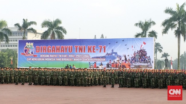 Panglima TNI Jenderal Gatot Nurmantyo berkata, peringatan HUT TNI ke-71 dilakukan secara sederhana tanpa mengurangi makna pertambahan usia.
