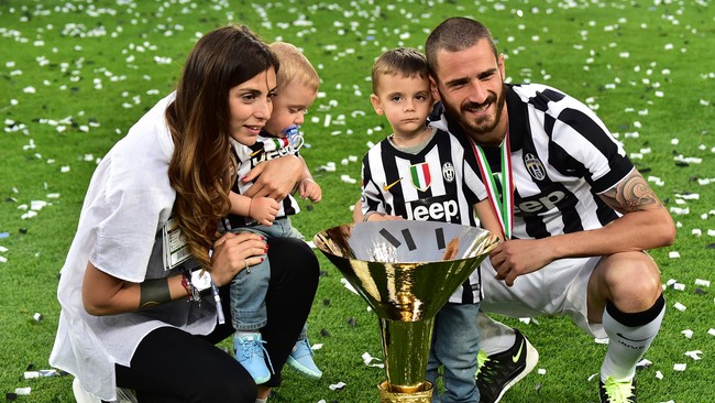 Leonardo Bonucci menolak tawaran Chelsea dan Manchester United demi bisa dekat dengan putranya, Matteo, yang mengalami sakit keras.