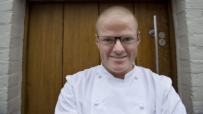 Celebrity chef Heston Blumenthal 'mengembalikan' kejayaan restorannya The Fat Duck ke jajaran restoran elit dunia dengan tiga bintang Michelin.