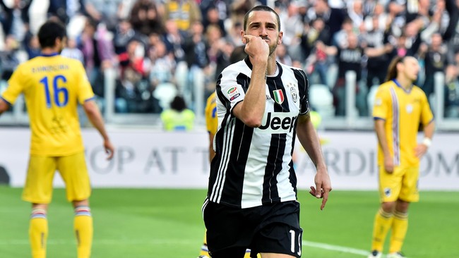 Chelsea dan Manchester City gagal merekrut Leonardo Bonucci setelah bek asal Italia itu memperpanjang kontraknya dengan Juventus hingga 2021.