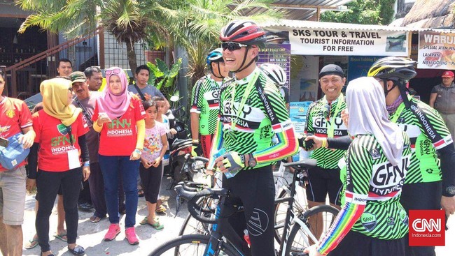 Ganjar Pranowo mengajak istri dan anaknya menjajal trek-trek sepeda di Lombok dalam ajang GFNY. Ia mengaku lintasanya adalah salah satu yang terberat.