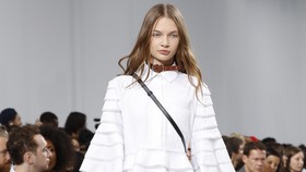 'The Rich Girl Hair,' Gaya Rambut Elegan Perempuan Trendi