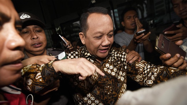 Nurhadi sedianya akan diperiksa sebagai saksi untuk mantan petinggi Grup Lippo Eddy Sindoro, yang telah ditetapkan sebagai tersangka.