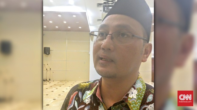 "Saya akan segera tangani. Itu jadi nomor satu yang akan saya lihat," kata Dirjen Aplikasi Informatika yang baru dilantik, Samuel Abrijani Pangerapan.