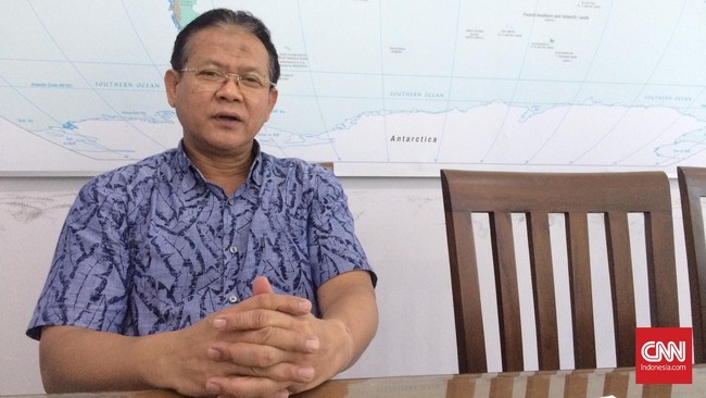 Rokhmin Dahuri menyatakan kebijakan Menteri KKP Susi Pudjiastuti dalam dua tahun terakhir justru tak menyeimbangkan kesejahteraan dan lingkungan.