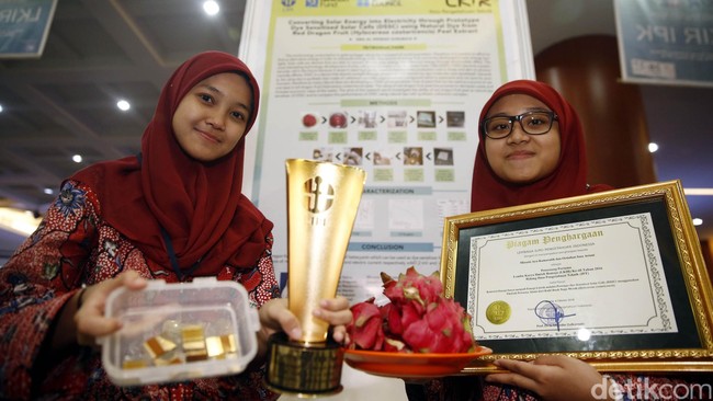 Sebanyak 10 remaja juara Lomba Karya Ilmiah Remaja LIPI bakal berangkat ke AS mengikuti Intel International Science and Engineering Fair (Intel ISEF) 2017.
