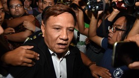 Eks Ketua DPRD Jatim Tabrak Motor Jaksa Saat Akan Ditangkap