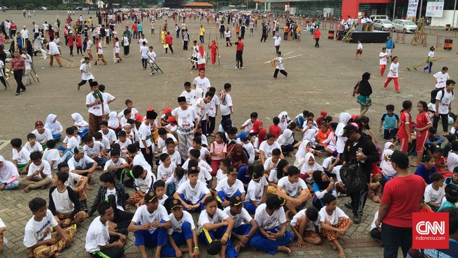 Indonesia dinyatakan gagal memecahkan rekor dunia egrang karena jumlah kegagalan mencapai lebih dari 10 persen dari total peserta.