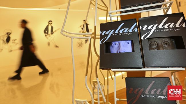 Indonesian Contemporary Art & Design ke-7 tahun ini menghadirkan karya seni yang menggugah, dari mulai sejarah Kemang hingga orang-orang hilang.