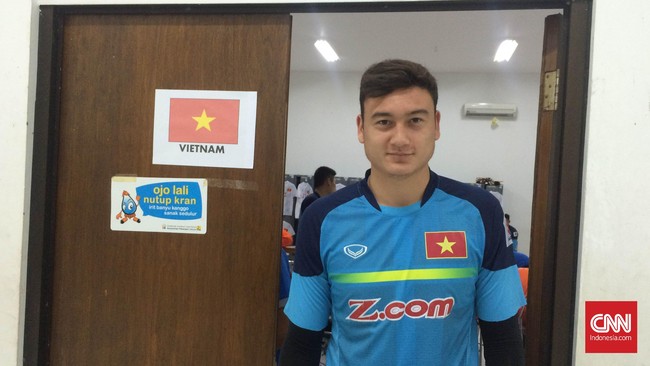 Timnas Vietnam mengikuti tren naturalisasi pemain lewat keberadaan sosok Dang Van Lam dalam tim tersebut.