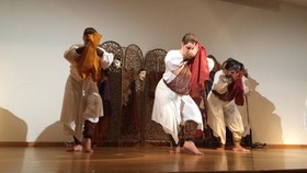 Tari Indonesia Berpadu Drama Yunani di Panggung London