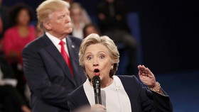 Survei: Clinton Memenangi Debat Kedua Capres AS