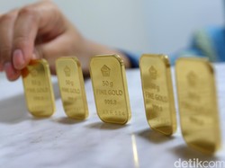 Gila! Harga Emas Hari Ini Meroket, Cetak Rekor Lagi