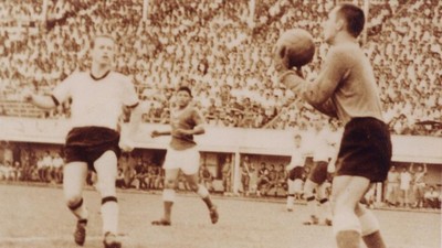 Kisah Laga Legendaris Maulwi Saelan dan Timnas Indonesia