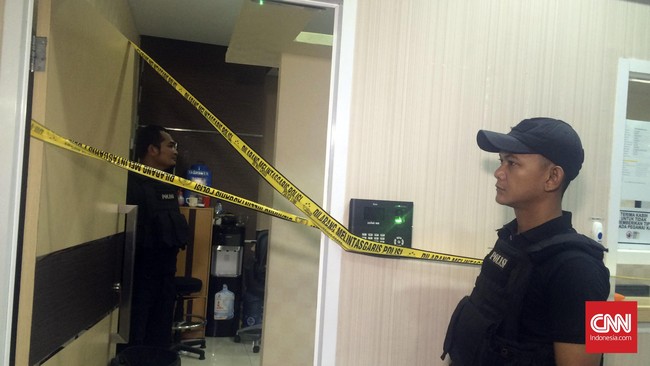 Presiden Jokowi dan Kapolri Jenderal Tito Karnavian disebut akan meninjau ke lokasi operasi tangkap tangan di Kementerian Perhubungan.