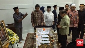 Wapres JK Melayat ke Rumah Duka Maulwi Saelan