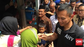 Langkah Agus di Pasar Sindang dan Lumpur Reklamasi Jakarta