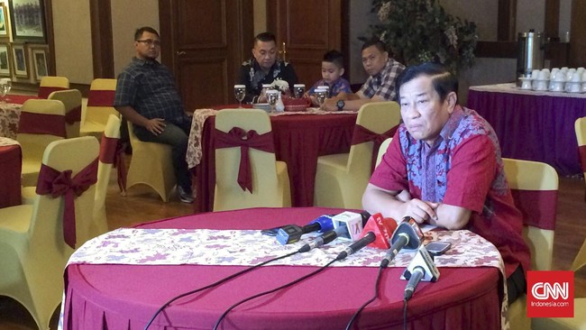 Agum Gumelar menyarankan kota Bandung atau Bali sebagai lokasi kongres PSSI bila perdebatan antara PSSI-Kemenpora tak juga kunjung selesai.