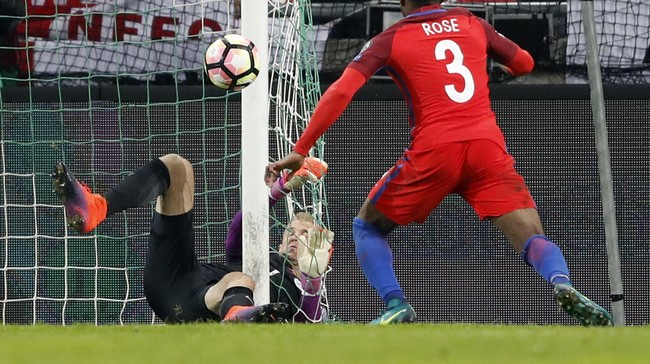 Sejumlah penyelamatan brilian yang dilakukan Joe Hart membantu Inggris mencuri satu poin dari markas Slovenia, Selasa (11/10) waktu setempat.