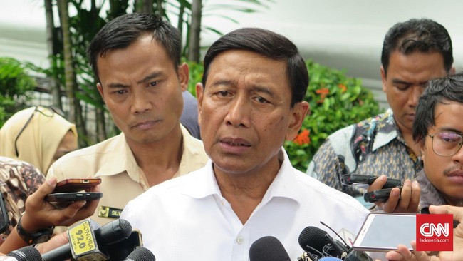 Wiranto juga meminta para pengguna media sosial menahan diri untuk tidak membuat kegaduhan. Pelaksanaan pilkada serentak akan jadi sorotan dunia internasional.