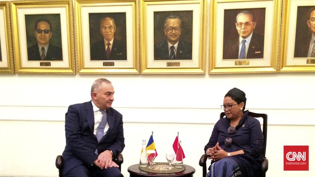 Kementerian Luar Negeri RI Marsudi meminta pemerintah Rumania memberikan akses bebas visa Rumania untuk warga negara Indonesia.
