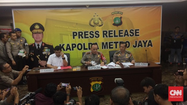 Juru bicara Polda Metro Jaya Komisaris Besar Awi Setiyono menyatakan penyidik memiliki keterbatasan waktu untuk melengkapi berkas.
